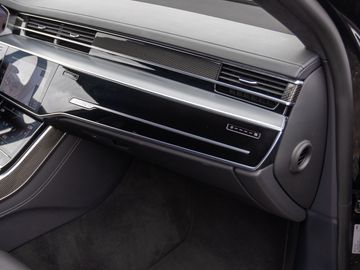 Car image 32