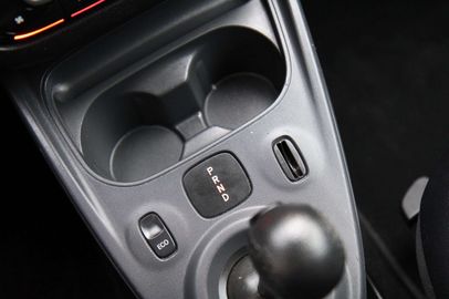 Car image 30