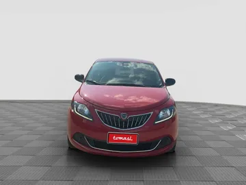 Car image 2