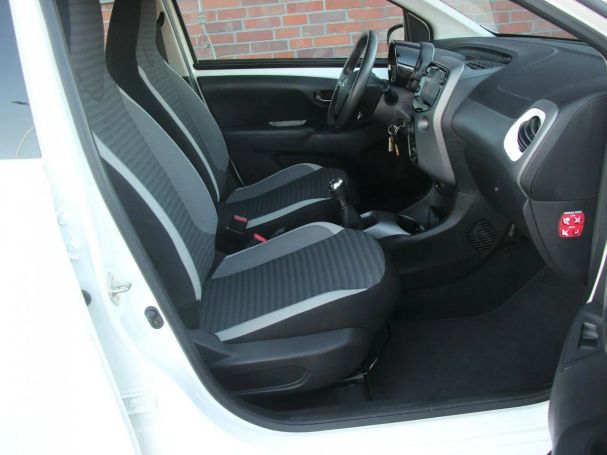 Toyota Aygo 53 kW image number 38