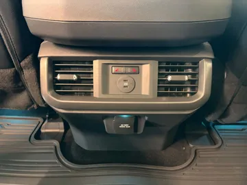 Car image 48
