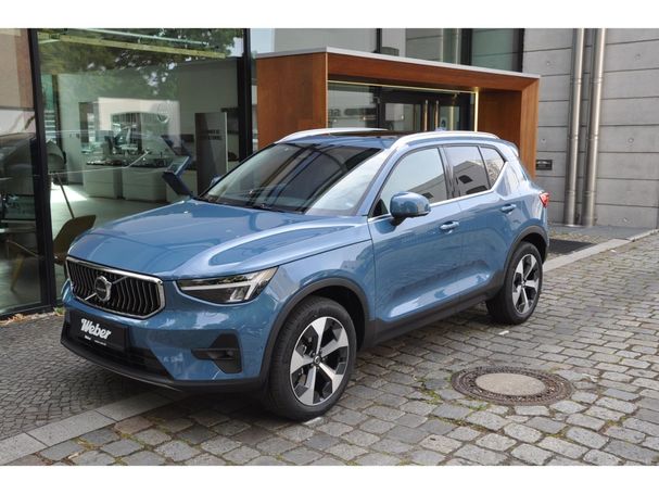 Volvo XC40 B4 Ultimate Bright 145 kW image number 2