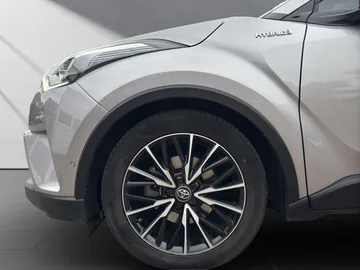 Car image 21