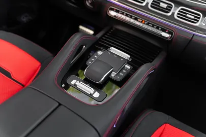 Car image 32