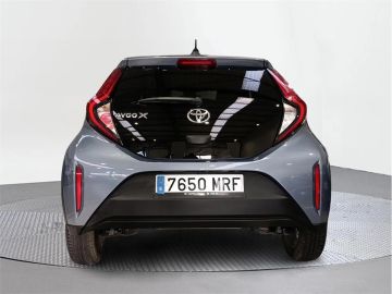 Car image 3