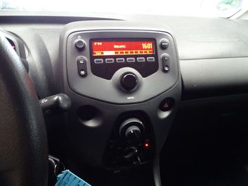 Car image 13