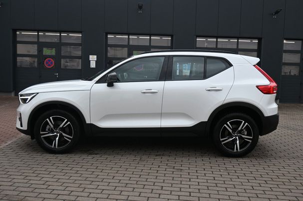 Volvo XC40 B3 Plus Dark DKG 120 kW image number 2