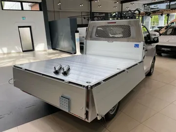 Car image 28