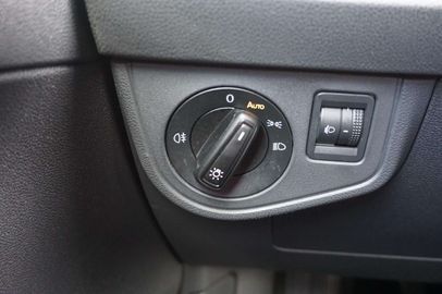 Car image 37