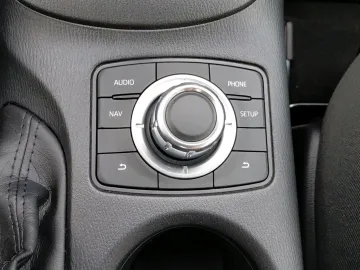 Car image 27