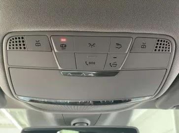 Car image 32