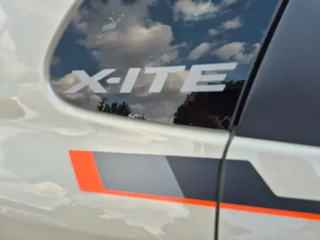 Car image 27