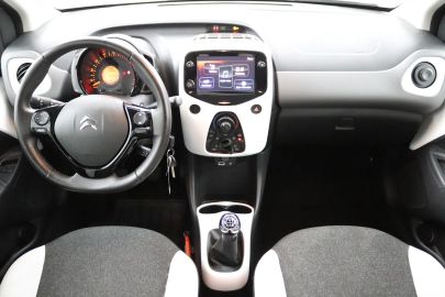 Car image 5