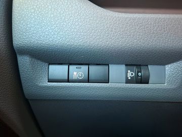 Car image 33