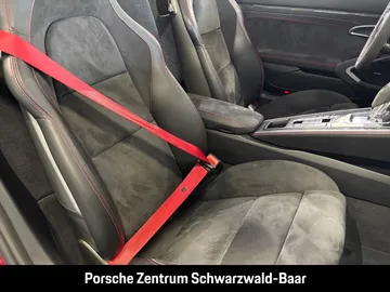 Car image 27