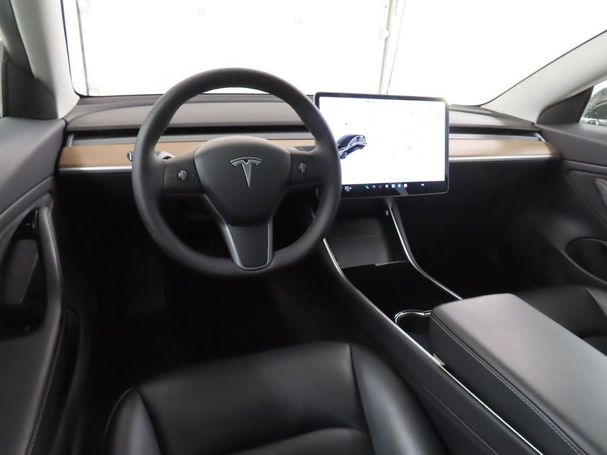 Tesla Model 3 60 Plus 225 kW image number 4