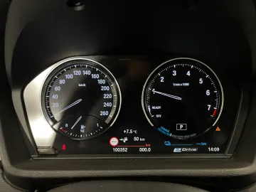 Car image 27