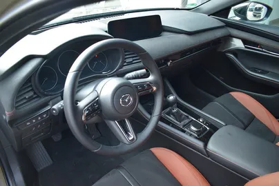 Car image 28