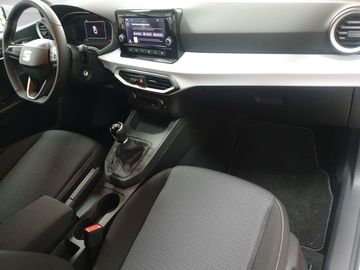 Car image 16