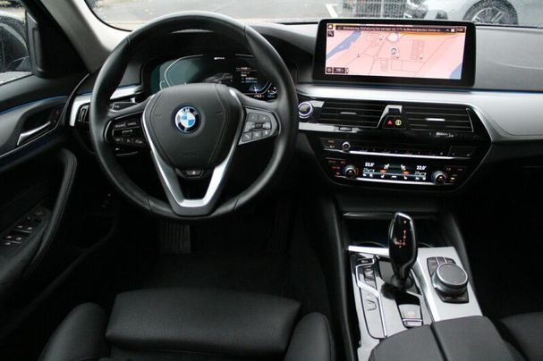 BMW 530 Touring 215 kW image number 6