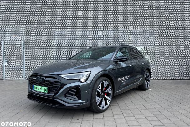 Audi Q8 55 quattro e-tron S-line 300 kW image number 1