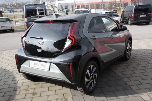 Toyota Aygo X 1.0 53 kW image number 3