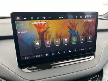 Car image 28