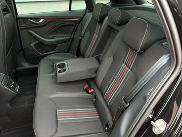 Car image 37