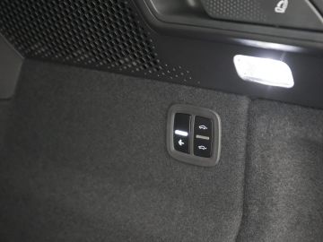 Car image 38