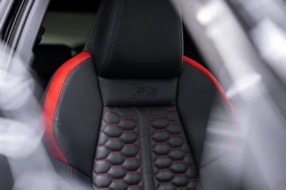Car image 27