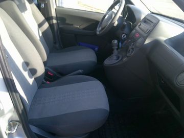 Car image 11