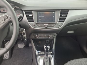 Car image 11