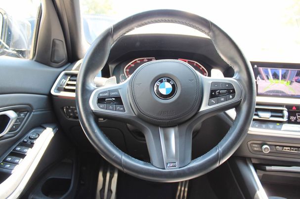 BMW 320i 135 kW image number 13