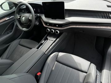 Car image 37