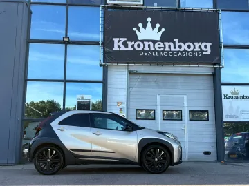 Car image 27