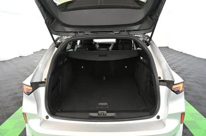 Car image 38