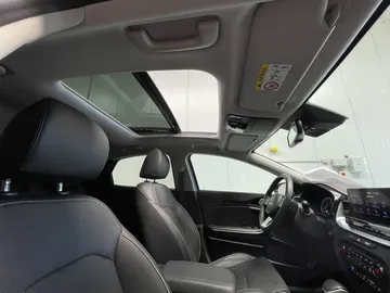 Car image 33