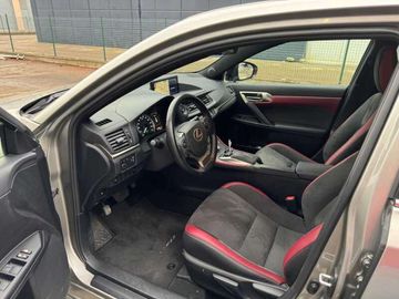 Car image 14