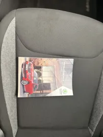 Car image 30