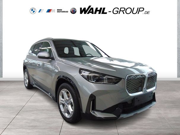 BMW iX1 xDrive30 xLine 225 kW image number 2