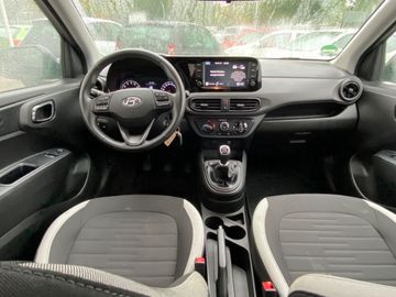 Car image 16