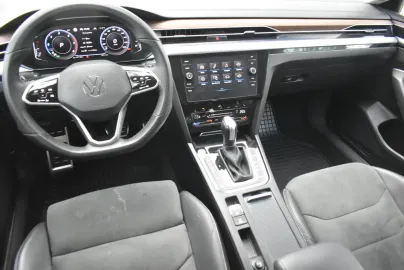 Car image 26