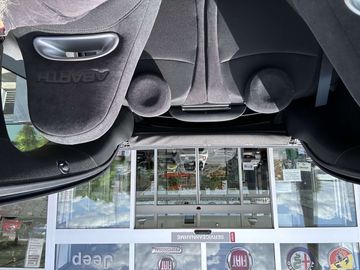 Car image 30