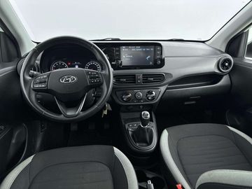 Car image 11