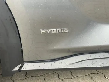 Car image 24