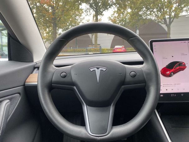 Tesla Model 3 Long Range AWD 324 kW image number 13