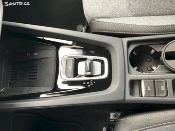Car image 28