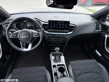 Car image 28