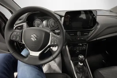 Car image 10