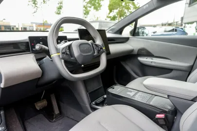 Car image 5